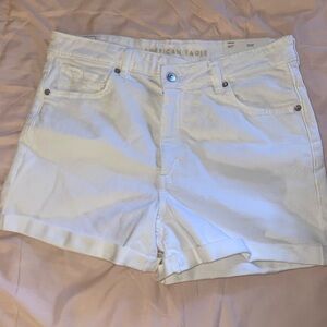 American Eagle white shorts